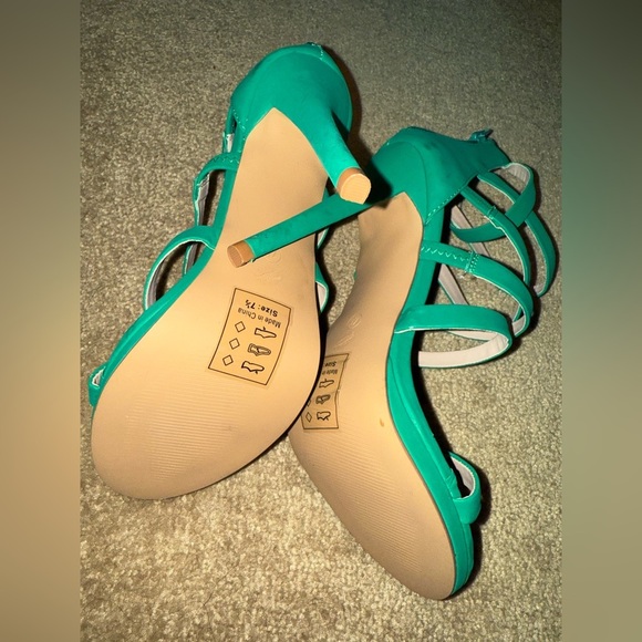 Shoe Republic LA Size: 7.5 Teal Open Toe Stiletto - Picture 3 of 4
